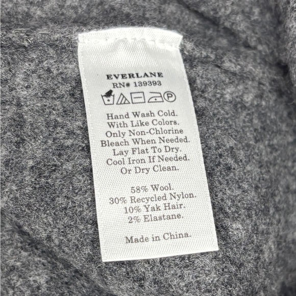 Everlane Renew Crop Tank - Dark Grey - Size M - NWT - Picture 5 of 10